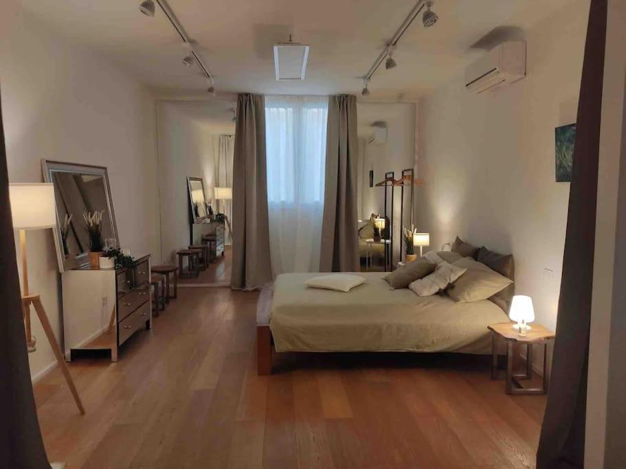 Interno4Home: In Centro Storico Con Posto Auto แฟร์รารา ภายนอก รูปภาพ